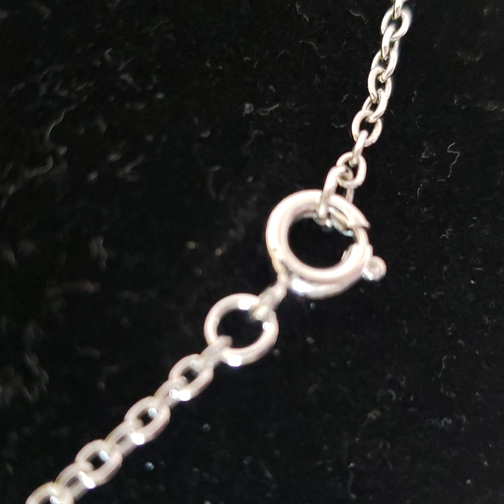 Heart & Pearl Necklace - Picture 4 of 5